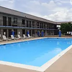 Clarion Inn&Suites Lancaster 